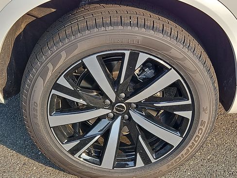 New 2026 Volvo XC90 B5 Core AWD/4WD image 7