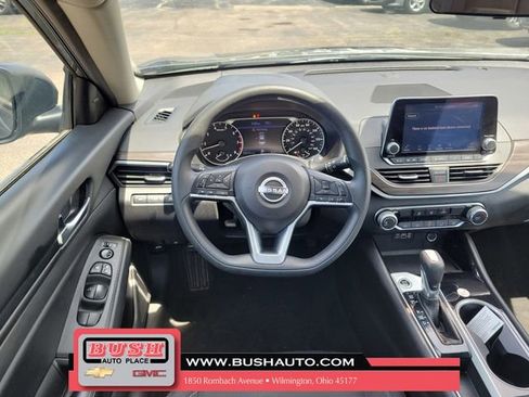 Used 2024 Nissan Altima 2.5 SV FWD image 10