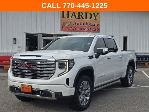 Used 2022 GMC Sierra 1500 Denali w/ Denali Reserve Package AWD/4WD image 1