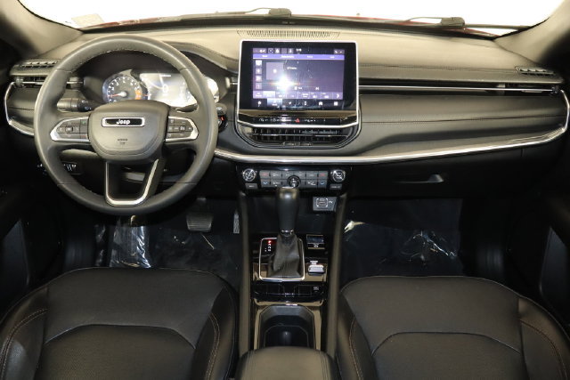 Used 2023 Jeep Compass Limited AWD/4WD image 12