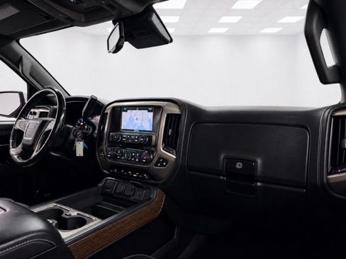 Used 2018 GMC Sierra 2500 Denali AWD/4WD image 21