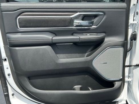 New 2026 RAM 1500 Laramie AWD/4WD image 39