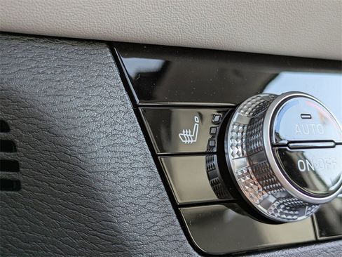 New 2025 Mitsubishi Outlander SE image 25