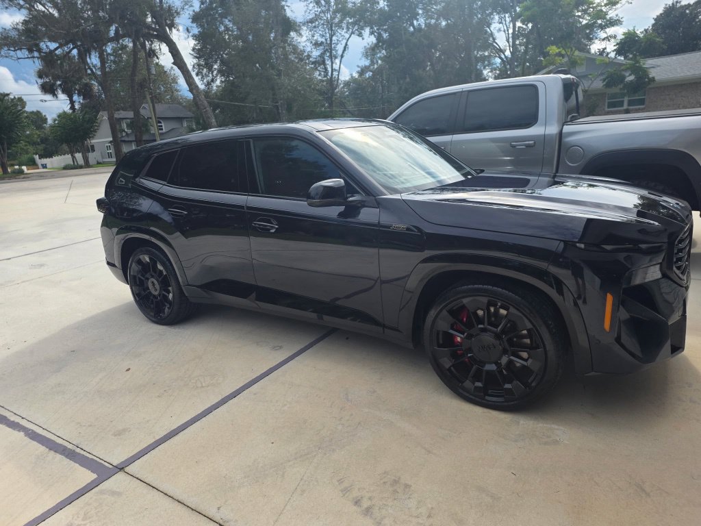Used 2025 BMW XM AWD/4WD image 2