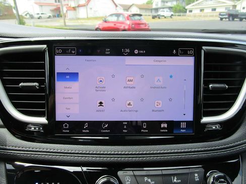 New 2026 Chrysler Pacifica Select FWD image 41