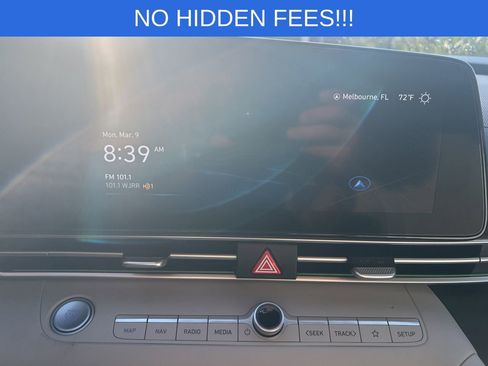 Used 2024 Hyundai Elantra Limited image 27