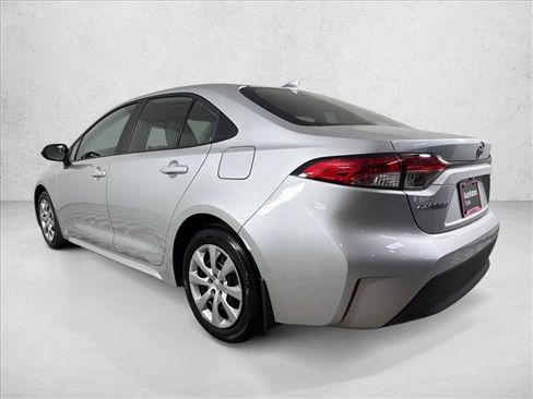 Used 2026 Toyota Corolla LE FWD image 5