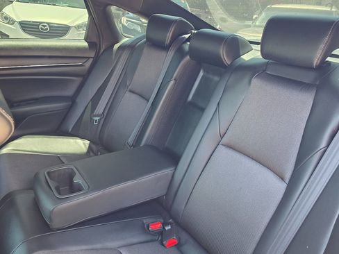 Used 2018 Honda Accord Sport image 21
