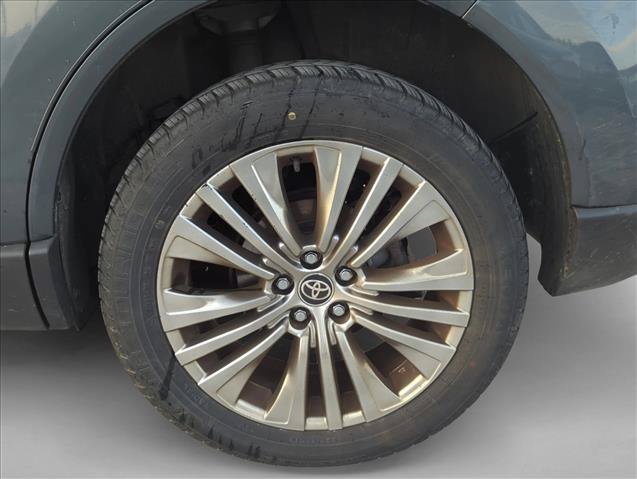 Used 2022 Toyota Venza Limited w/ Advanced Technology Package AWD/4WD image 6