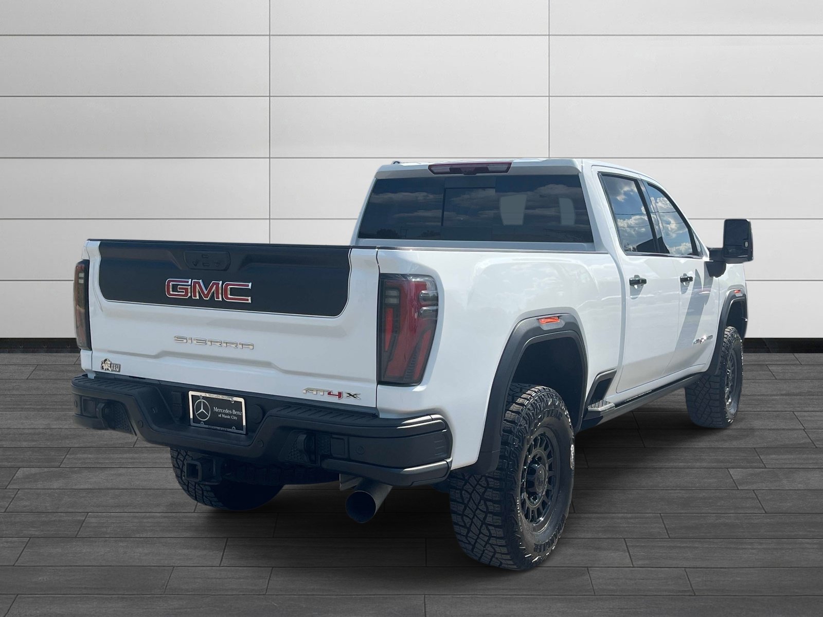 Used 2025 GMC Sierra 2500 AT4X w/ AT4X AEV Edition AWD/4WD image 3