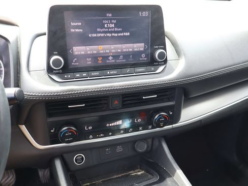 Used 2023 Nissan Rogue SV w/ SV Premium B Package FWD image 7