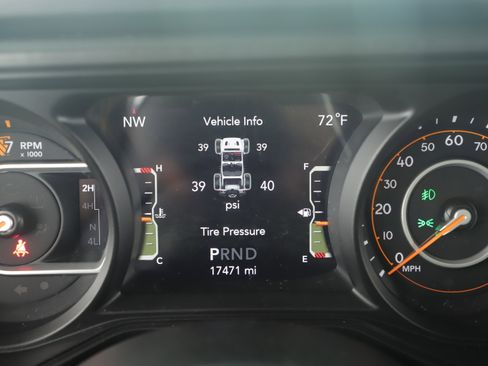 Used 2024 Jeep Wrangler Sahara w/ Technology Group image 15