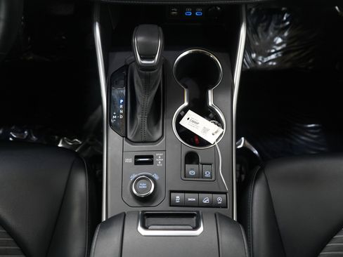 Used 2022 Toyota Highlander XSE image 16