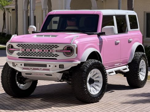 Used 2025 Ford Bronco Outer Banks image 3