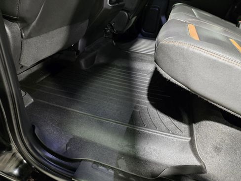 Used 2023 GMC Sierra 2500 AT4 image 22