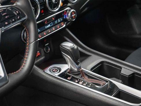 Used 2025 Nissan Sentra SR image 23