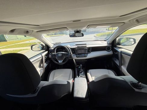 Used 2018 Toyota RAV4 XLE AWD/4WD image 15