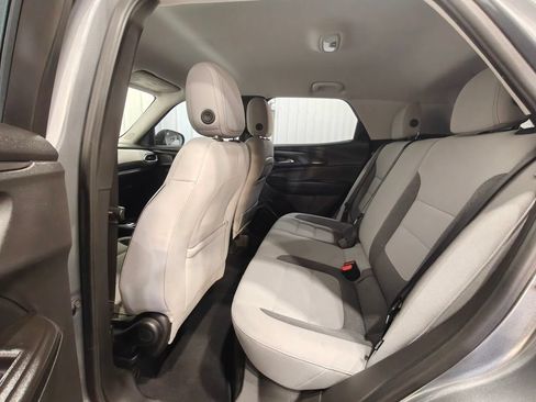 Used 2021 Chevrolet TrailBlazer LS FWD image 23