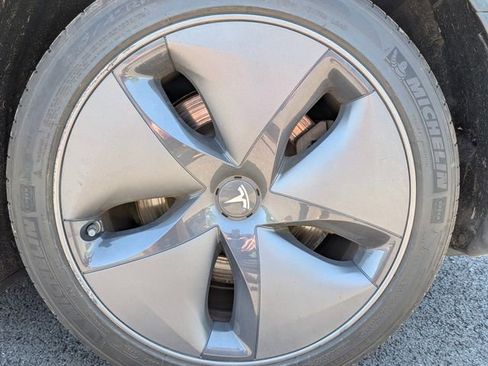 Used 2020 Tesla Model 3 Long Range AWD/4WD image 9