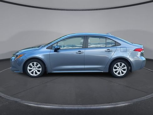 Used 2025 Toyota Corolla LE FWD image 5