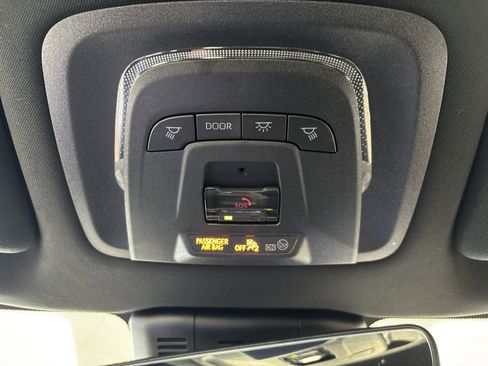 Certified 2025 Toyota Crown Signia image 16