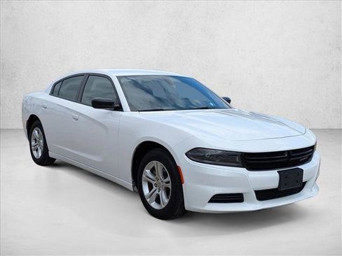 Used 2023 Dodge Charger SXT RWD image 3