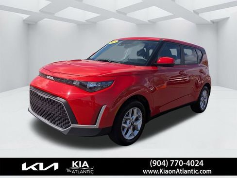 Used 2025 Kia Soul LX w/ LX Technology Package FWD image 7