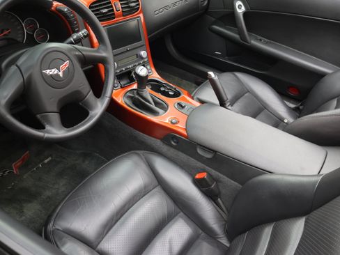 Used 2005 Chevrolet Corvette Convertible w/ Preferred Equipment Group RWD image 51
