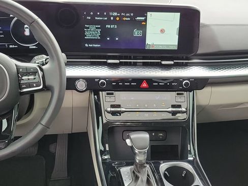 Used 2024 Kia Carnival SX Prestige FWD image 22