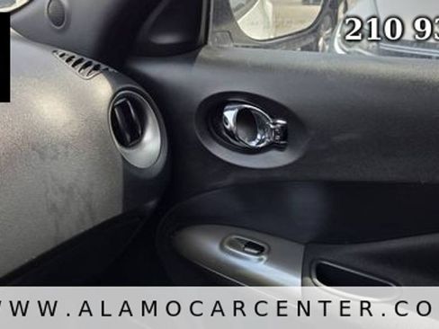 Used 2014 Nissan Juke SL FWD image 40