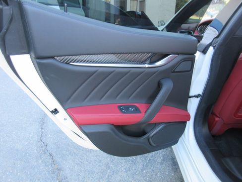 Used 2023 Maserati Ghibli Modena Q4 image 40