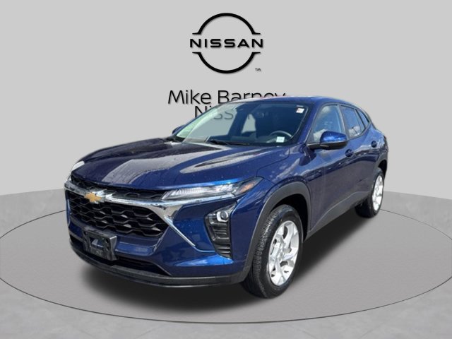 Used 2024 Chevrolet Trax LS w/ LS Convenience Package FWD image 5