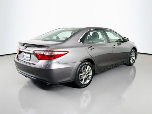 Used 2017 Toyota Camry SE FWD image 7