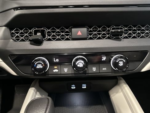 Used 2024 Honda Accord LX image 43