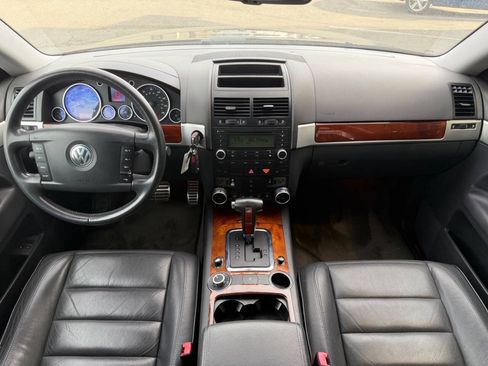 Used 2004 Volkswagen Touareg V8 AWD/4WD image 19