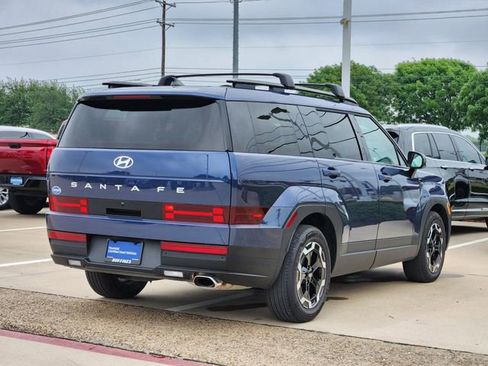 Used 2025 Hyundai Santa Fe SEL FWD image 3