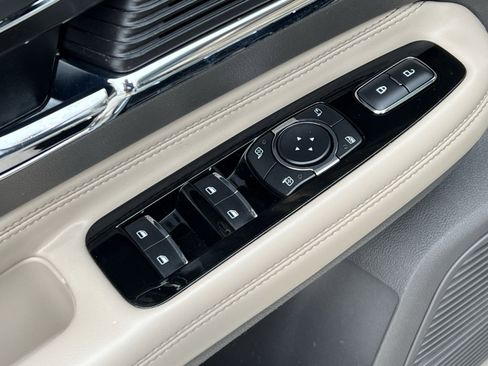 Used 2022 Lincoln Corsair Standard w/ Premium Package image 13