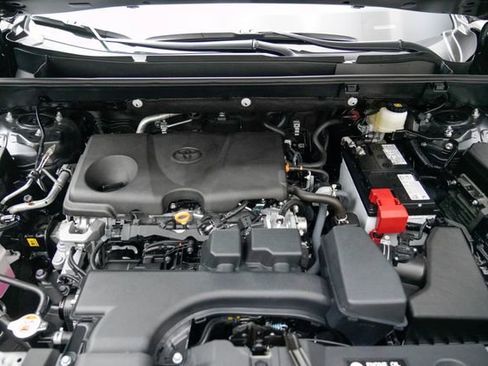 Used 2025 Toyota RAV4 XLE w/ Convenience Package image 16