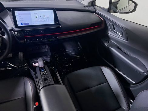 Used 2025 Toyota Prius Plug-In Hybrid FWD image 18