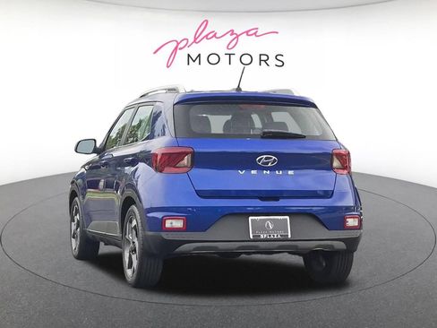 Used 2024 Hyundai Venue Limited FWD image 7