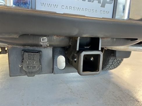 Used 2012 Nissan Titan SV w/ SV Value Truck Pkg image 18