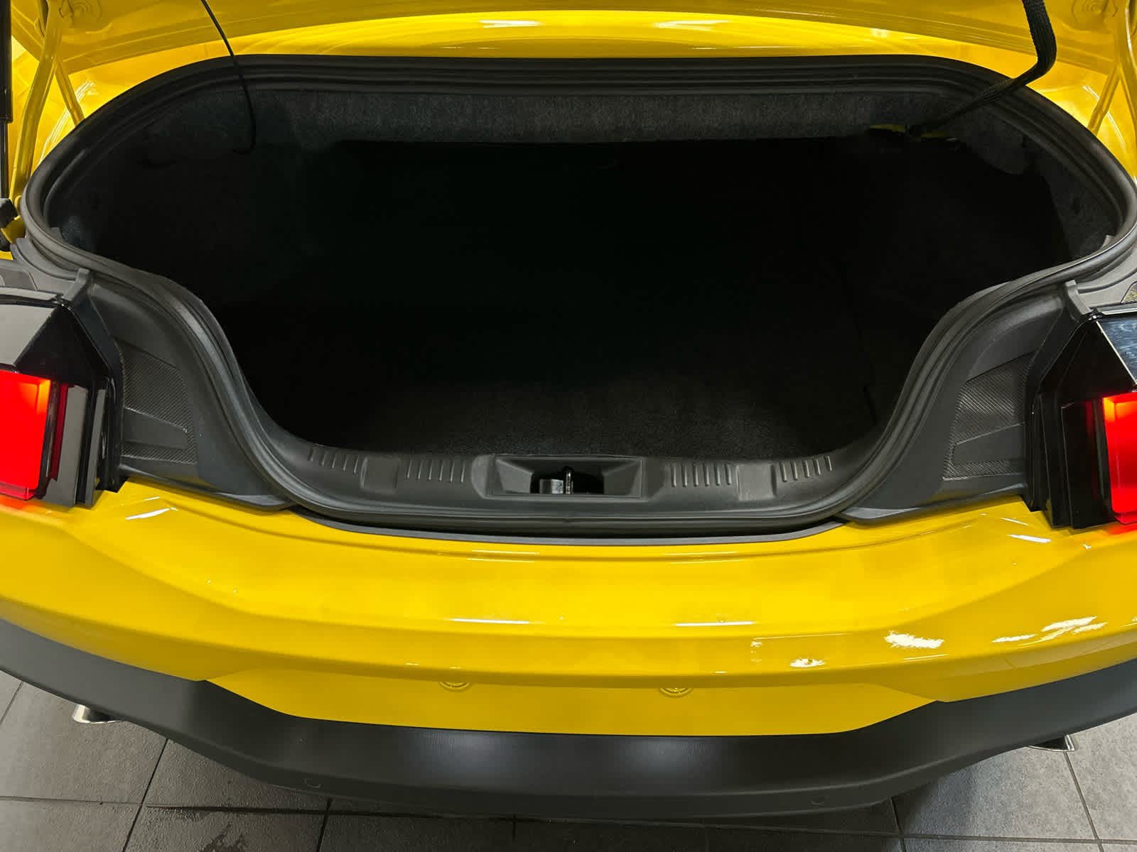 Used 2024 Ford Mustang Premium RWD image 29