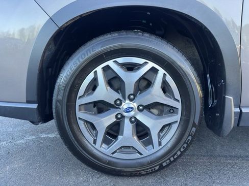 Used 2023 Subaru Forester Premium image 27