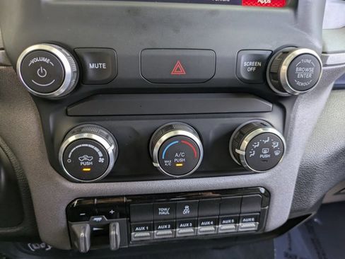 Used 2024 RAM 2500 Tradesman w/ Chrome Appearance Group image 12