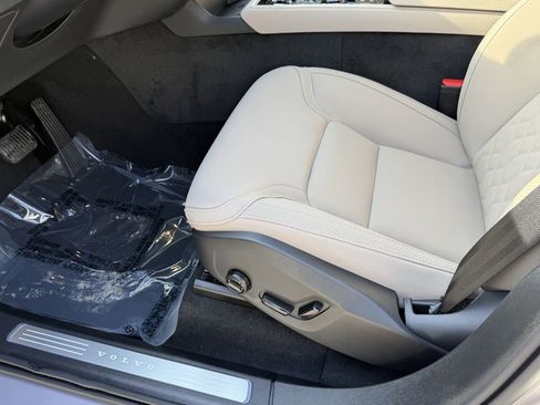 New 2026 Volvo XC90 B6 Plus w/ Protection Package Premier image 16