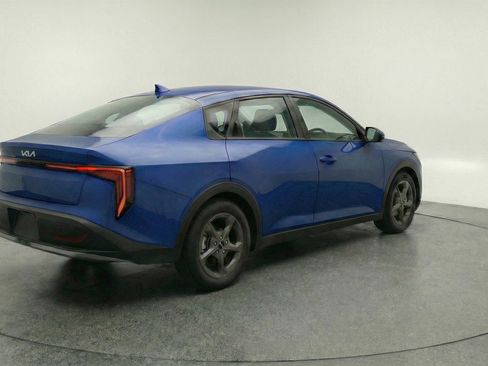 Used 2025 Kia K4 LXS image 9