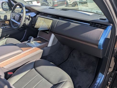 New 2026 Land Rover Range Rover Long Wheelbase SE image 28