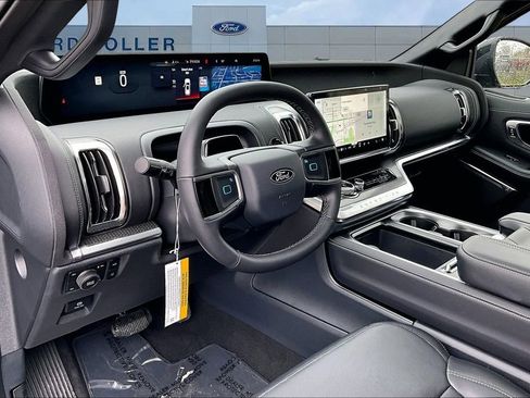 New 2026 Ford Expedition Platinum w/ Stealth Appearance Package AWD/4WD image 8