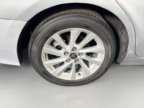 Used 2021 Toyota Camry LE image 32