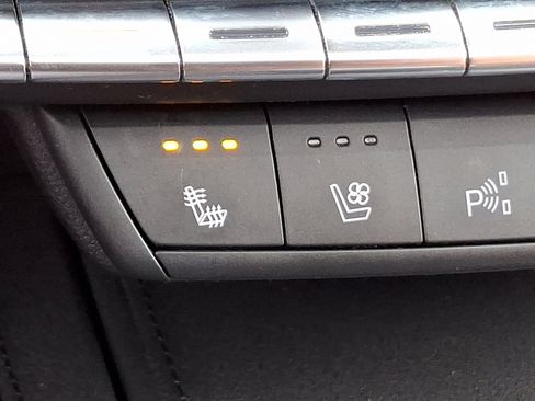 Used 2020 Cadillac XT4 Premium Luxury image 25